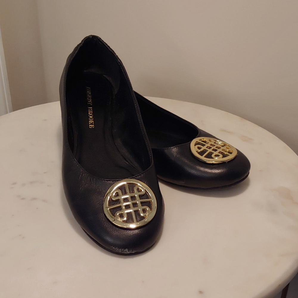 Audrey Brook Black Flats